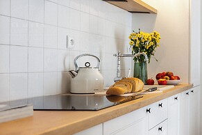 Canvas House Fragola Apartments