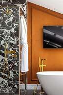 Canvas House Fragola Apartments