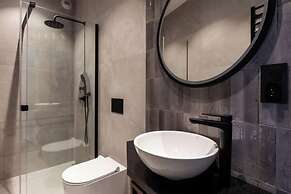 Canvas House Fragola Apartments