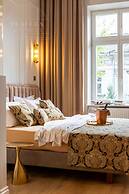 Canvas House Fragola Apartments