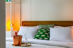 Canvas House Fragola Apartments