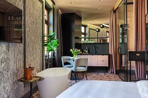 Canvas House by Fragola Collection