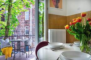 Canvas House by Fragola Collection