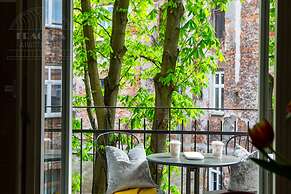 Canvas House Fragola Apartments