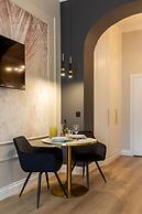 Canvas House Fragola Apartments