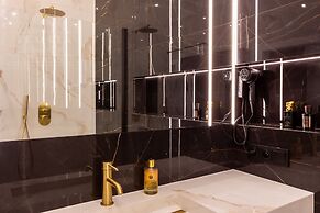 Canvas House Fragola Apartments