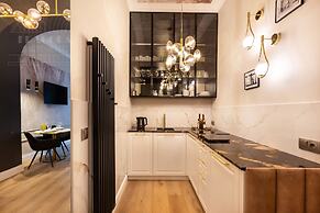 Canvas House Fragola Apartments