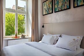 Canvas House Fragola Apartments