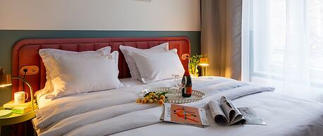 Canvas House Fragola Apartments