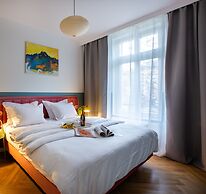 Canvas House Fragola Apartments