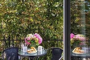 Canvas House Fragola Apartments