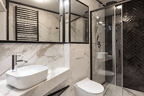 Canvas House Fragola Apartments