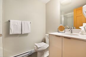 Whistler Vacation Club at Twin Peaks