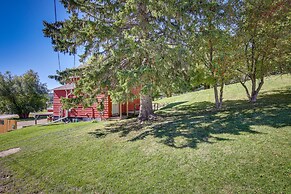 Lead Hideaway w/ Fireplace, Grill & Deck!
