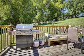 Lead Hideaway w/ Fireplace, Grill & Deck!