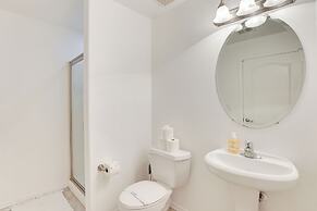 Rooftop Patio, Skyline Views: Phoenix Townhome!