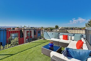 Rooftop Patio, Skyline Views: Phoenix Townhome!