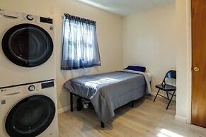 Waterfront Rock Point Vacation Rental w/ Sunroom!