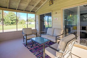 Waterfront Rock Point Vacation Rental w/ Sunroom!