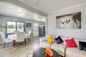 Waterfront Rock Point Vacation Rental w/ Sunroom!