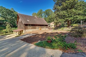 Cozy, Pet-friendly Retreat in Hickory w/ Fire Pit!
