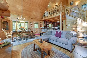Creekside Maggie Valley Cabin: 2 Mi to Skiing!
