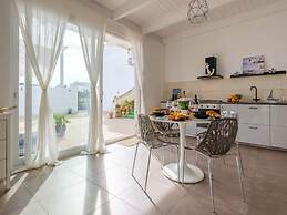 Relais Torre Chianca With Climate, Parking, Wi-fi & Panoramic Rooftop