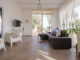 Relais Torre Chianca With Climate, Parking, Wi-fi & Panoramic Rooftop