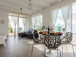 Relais Torre Chianca With Climate, Parking, Wi-fi & Panoramic Rooftop