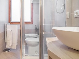 Venice Grand Canal Style Apt 1 by Wonderful Italy