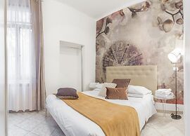 Venice Grand Canal Style Apt 1 by Wonderful Italy