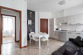 Venice Grand Canal Style Apt 3 by Wonderful Italy