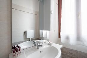 Venice Grand Canal Style Apt 3 by Wonderful Italy