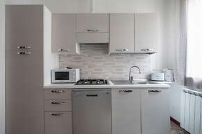 Venice Grand Canal Style Apt 3 by Wonderful Italy