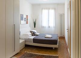 Accademia Charm 3 by Wonderful Italy