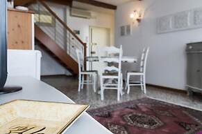 Accademia Charm 5 by Wonderful Italy