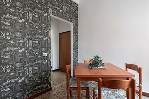 Venice Grand Canal Style Apt 2 by Wonderful Italy