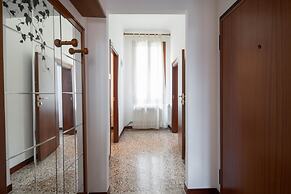 Venice Grand Canal Style Apt 2 by Wonderful Italy