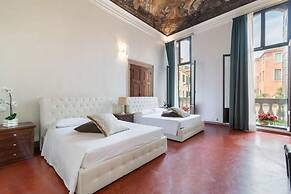 Venice Luxury Palace 3 by Wonderful Italy