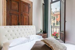 Venice Luxury Palace 3 by Wonderful Italy