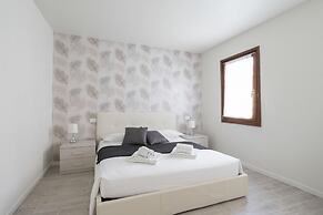 San Marco Style Canal View Apt 1 by Wonderful Italy