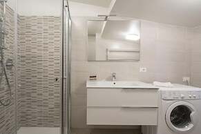 San Marco Style Canal View Apt 1 by Wonderful Italy