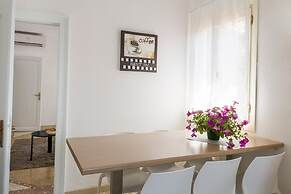Accademia Charm 6 by Wonderful Italy
