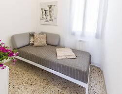 Accademia Charm 6 by Wonderful Italy