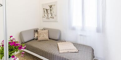 Accademia Charm 6 by Wonderful Italy