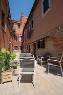 Herion Palace Apt 5 by Wonderful Italy