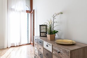 Best Rialto Palace 2 by Wonderful Italy