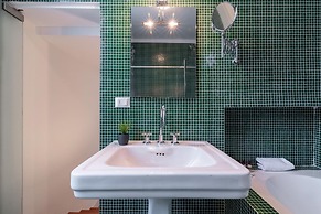 Best Rialto Palace 2 by Wonderful Italy