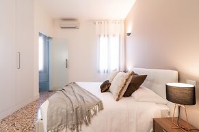 Best Rialto Palace 2 by Wonderful Italy