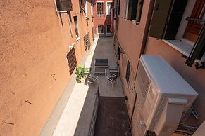 Herion Palace Apt 3 by Wonderful Italy